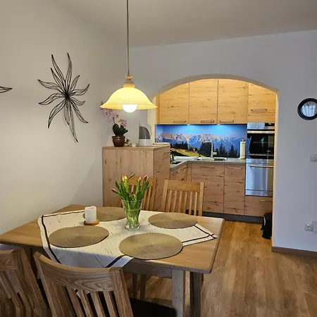 Gartenappartement Launspach Zentrale Lage Mit Bergblick Apartament Mittenwald
